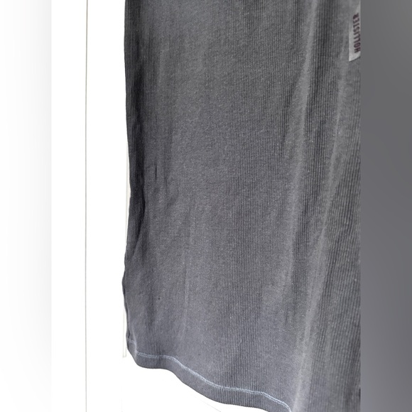2/$15 NWT HOLLISTER Sequin Ruffle Bodice Ribbed Racerback Tank Grey Size Medium - Picture 8 of 9